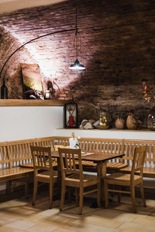 Weingut Ferdl Denk 호텔 레헨스테이너와차우 외부 사진